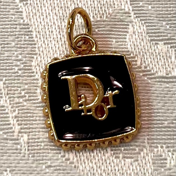 Dior charm - Picture 1 of 5